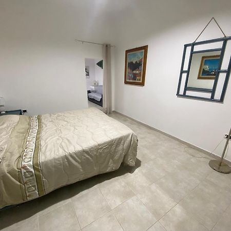 La Torretta Del Surfista Villa Таранто Екстериор снимка